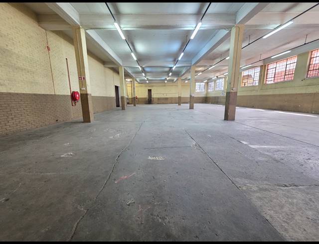 1,345M² WAREHOUSE TO LET IN BOOYSENS